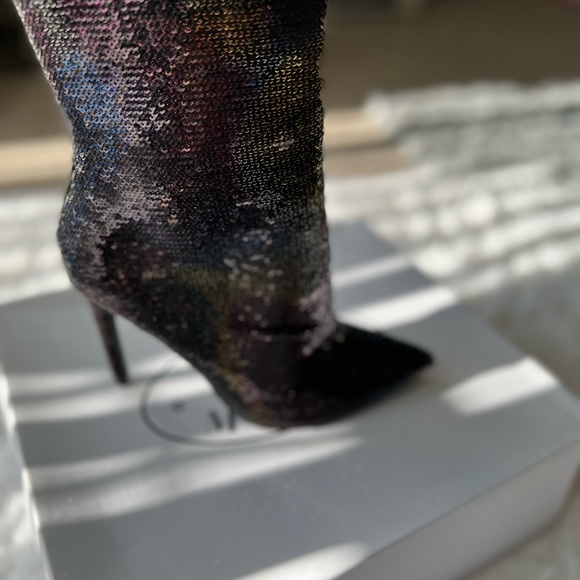 Steve Madden Wagner Sequins Booties - Picture 2 of 12